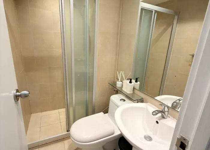 Knightsbridge Makati Staycation Near Century Mall 公寓