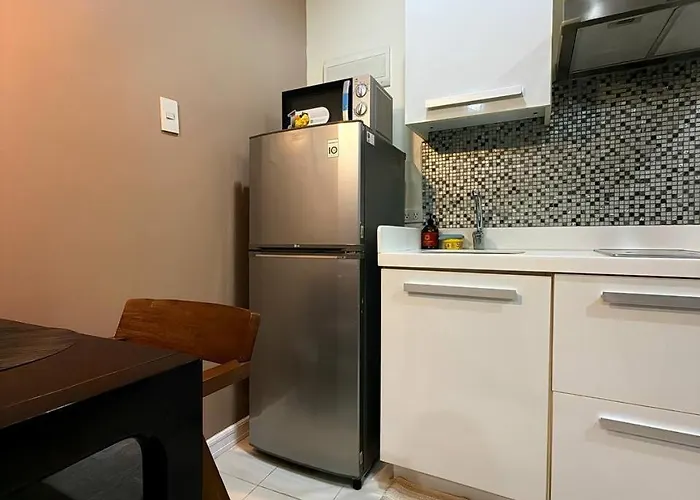 公寓 Knightsbridge Makati Staycation Near Century Mall *