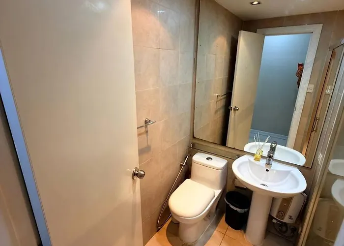 Knightsbridge Makati Staycation Near Century Mall 马尼拉